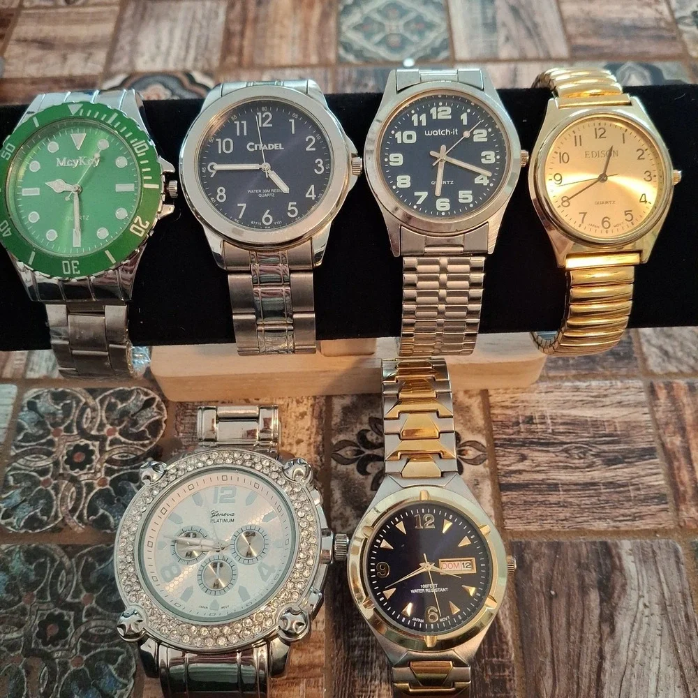 Lot Of 6 Mens Assorted Watches. Quartz Mvmnt,Silver & Gold Tone. *DESCRIPTION*